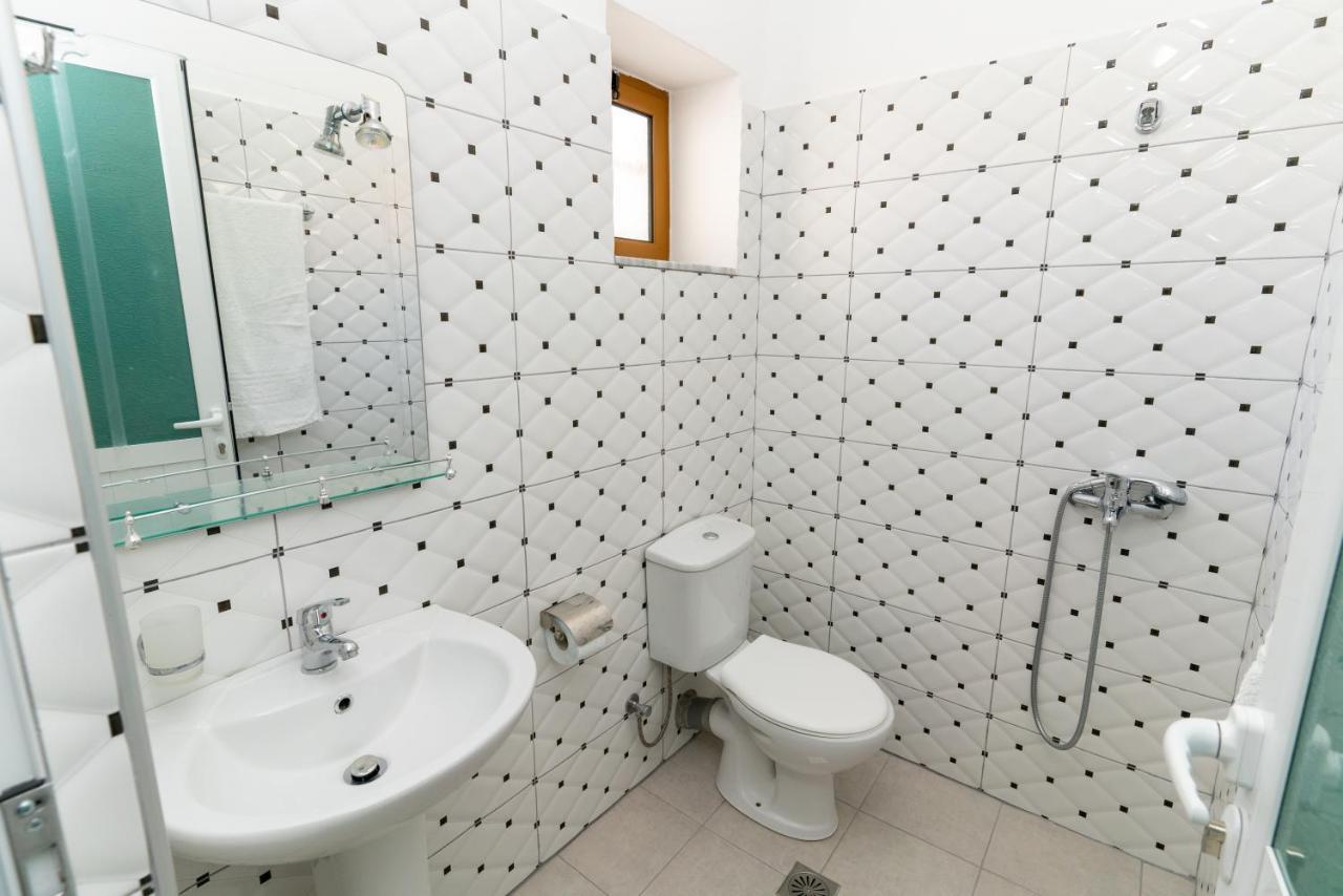 סרנדה Sheme'S Apartments מראה חיצוני תמונה
